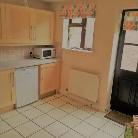 Holiday home Riverside With Free Parking, Overlooking The River Esk Whitby