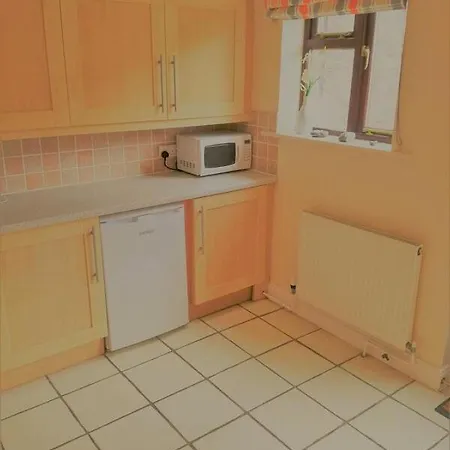 Holiday home Riverside With Free Parking, Overlooking The River Esk Whitby