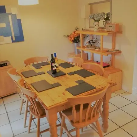 Feriehus Riverside With Free Parking, Overlooking The River Esk Whitby