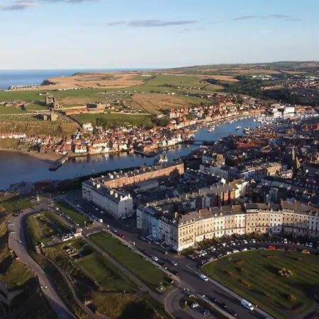 Riverside With Free Parking, Overlooking The River Esk Holiday home *