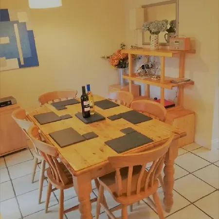 Casa de Férias Riverside With Free Parking, Overlooking The River Esk Whitby