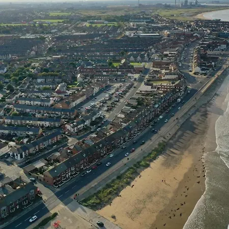 Riverside With Free Parking, Overlooking The River Esk