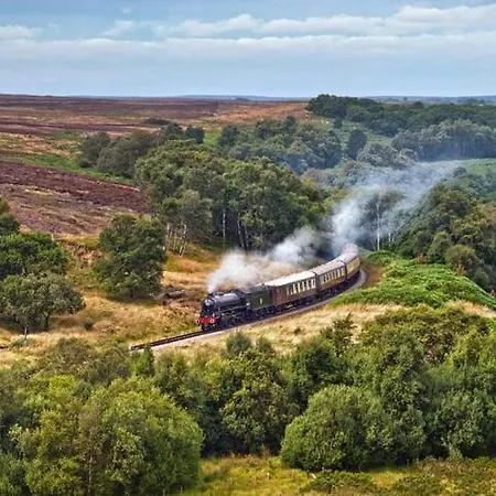 Casa de Férias Riverside With Free Parking, Overlooking The River Esk Whitby