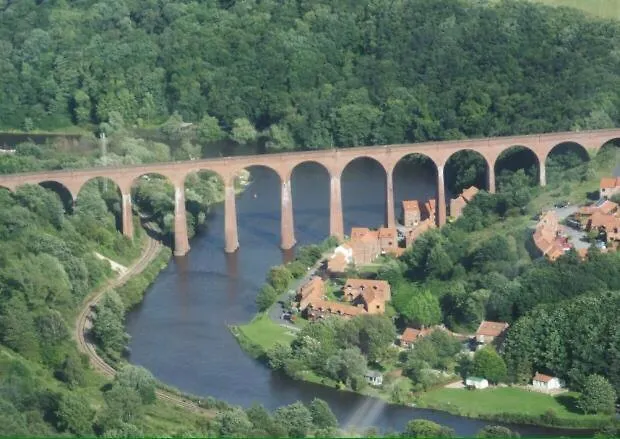 Riverside With Free Parking, Overlooking The River Esk Сasa de vacaciones