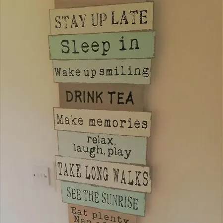 Riverside With Free Parking, Overlooking The River Esk